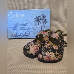 Calceo Women's Floral Slippers - Black and Pink
